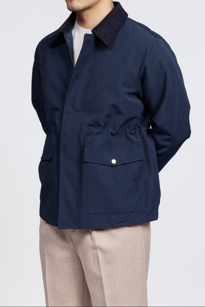 Chaqueta utilitaria para hombre con cuello de pana