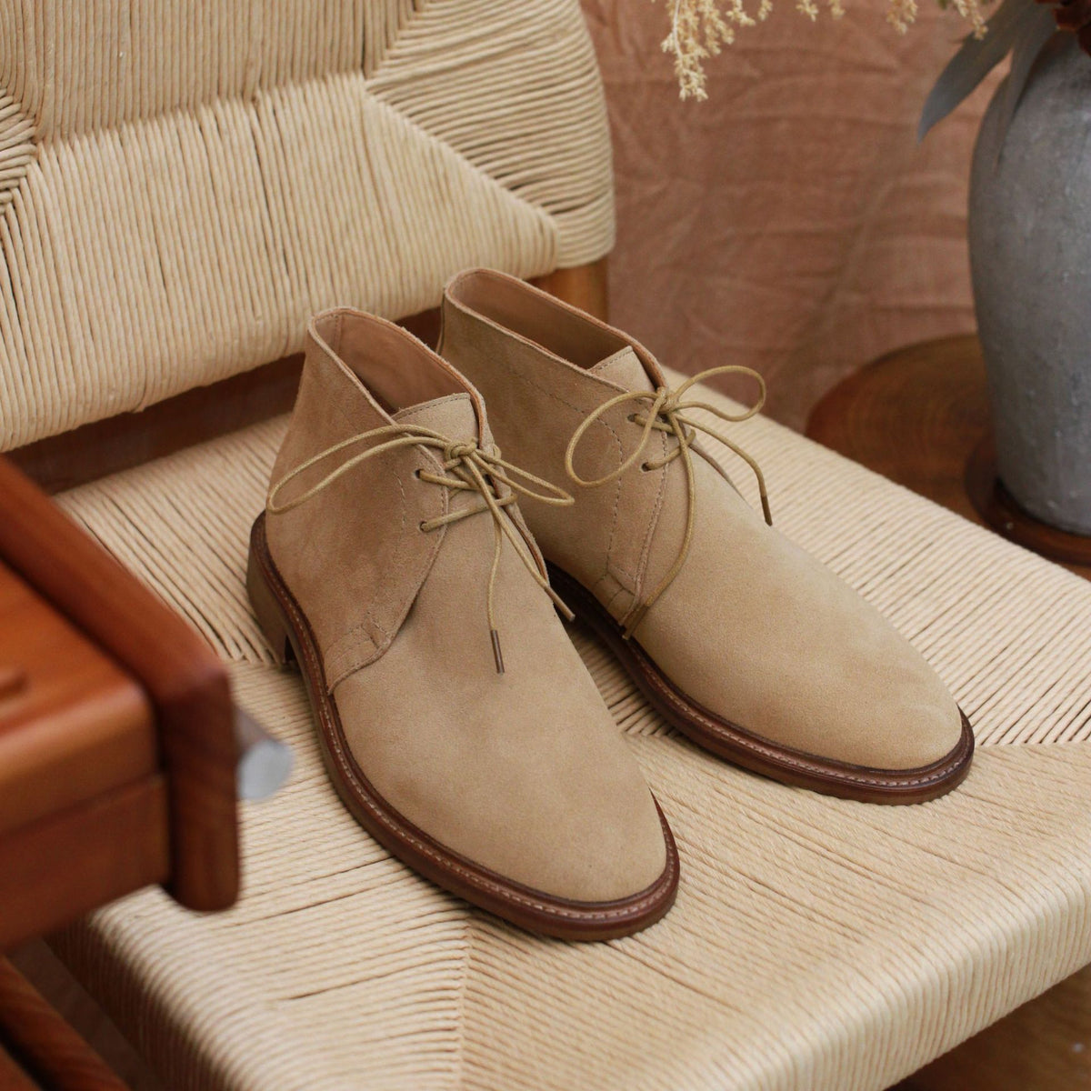 Men's Retro Round Toe Lace-Up Leather Boots